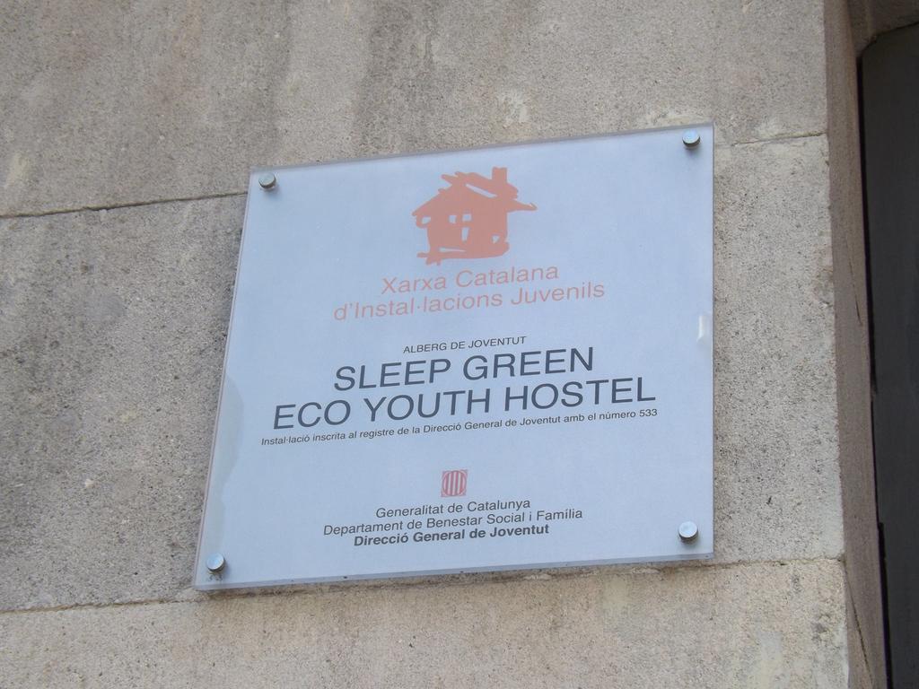 Sleep Green - Certified Eco Youth Hostel Barcelona Exterior foto